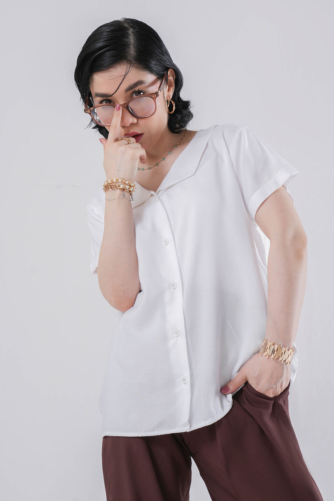 WHITE BASIC SHIRT