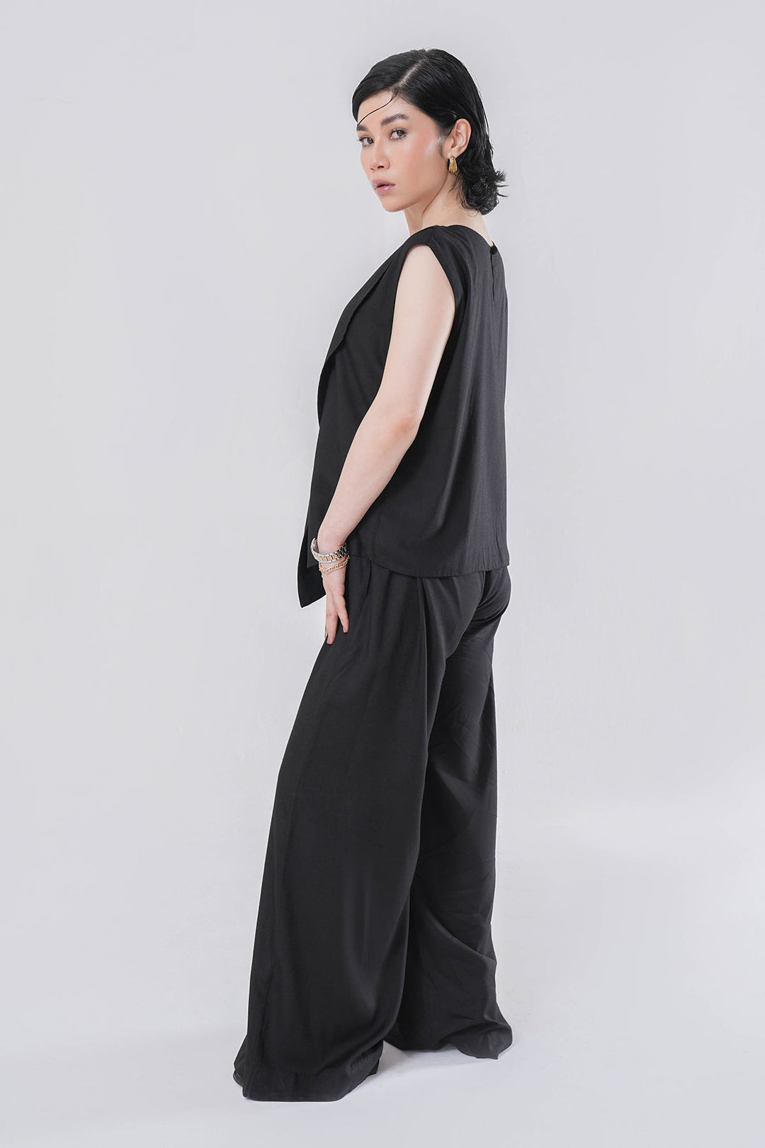 BLACK SLEEVELESS CO-ORD SET