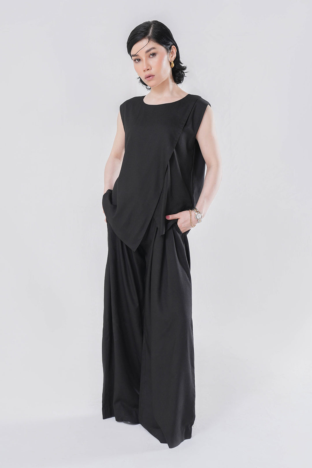 BLACK SLEEVELESS CO-ORD SET