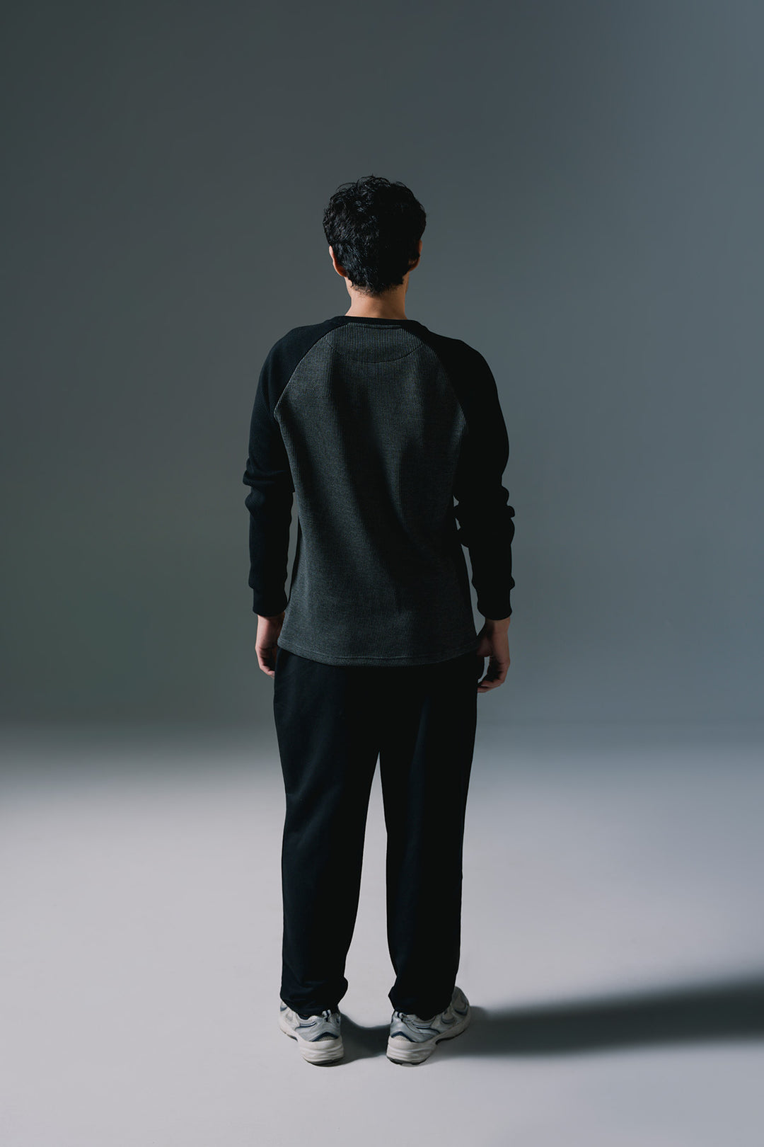 Raglan Shirt | Black & charcoal